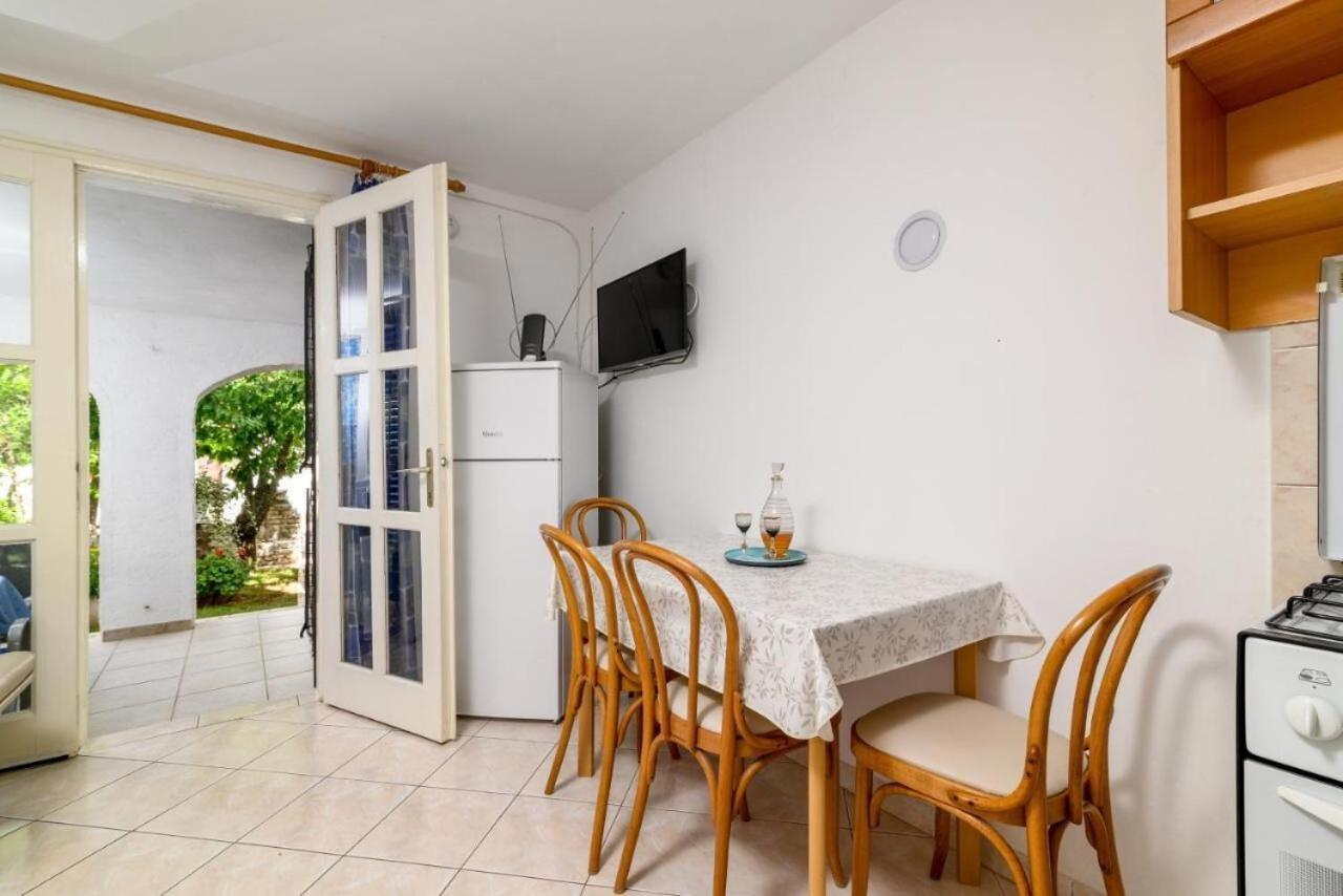 Apartments Katrina Rakalj Экстерьер фото