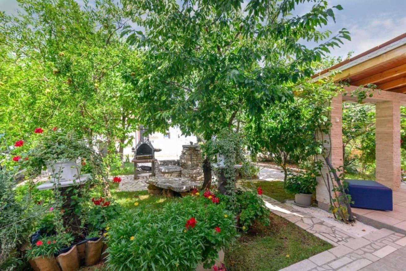 Apartments Katrina Rakalj Экстерьер фото